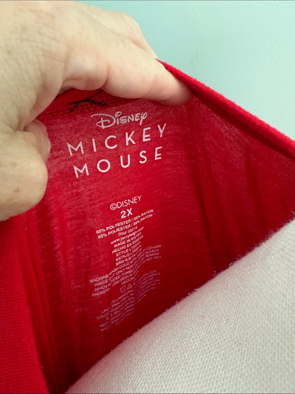 Disney Red Mickey & Minnie Graphic V-Neck Tee Size 2X - Picture 2 of 5
